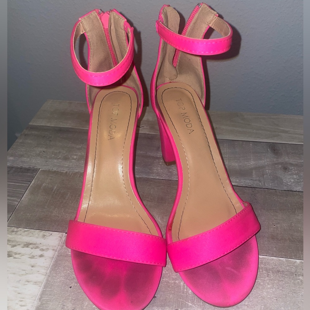 Pink heels size 7